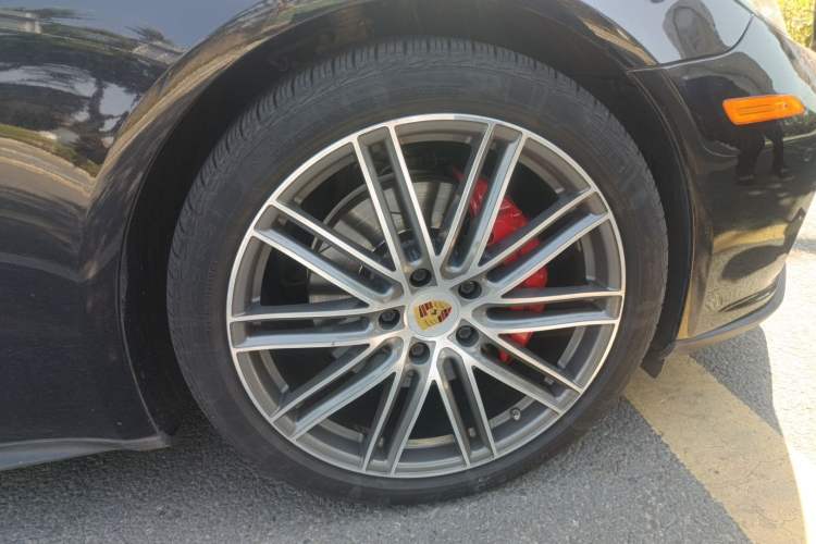 Used Porsche Panamera 