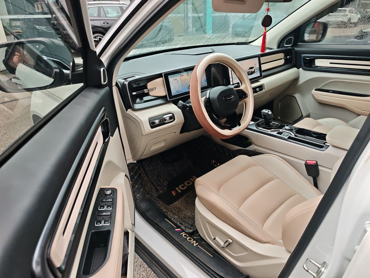 Geely Auto icon 2023 1.5TD Chocolate Smoothie Edition — снимка 16