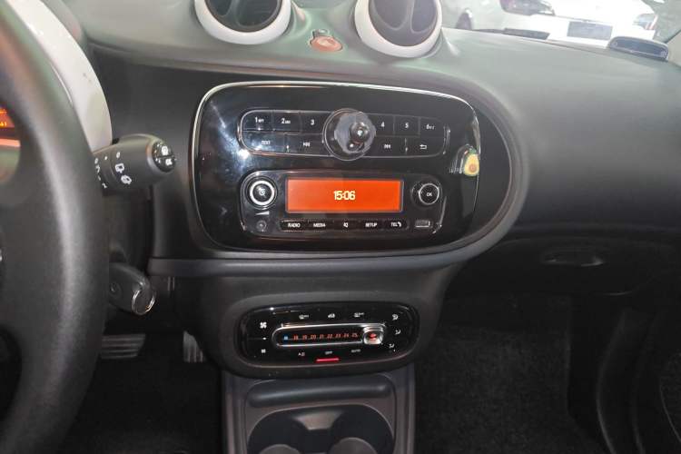 Used smart fortwo 2018 1.0L 52kW Hardtop Dynamic Version China V
