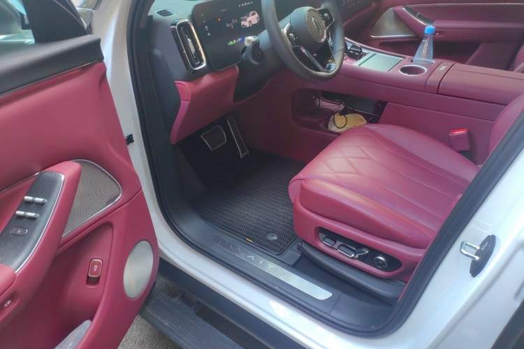 Used Hima AITO M8 2025 Extended-Range Max+ Version 53.4 kWh 5-Seater Edition
