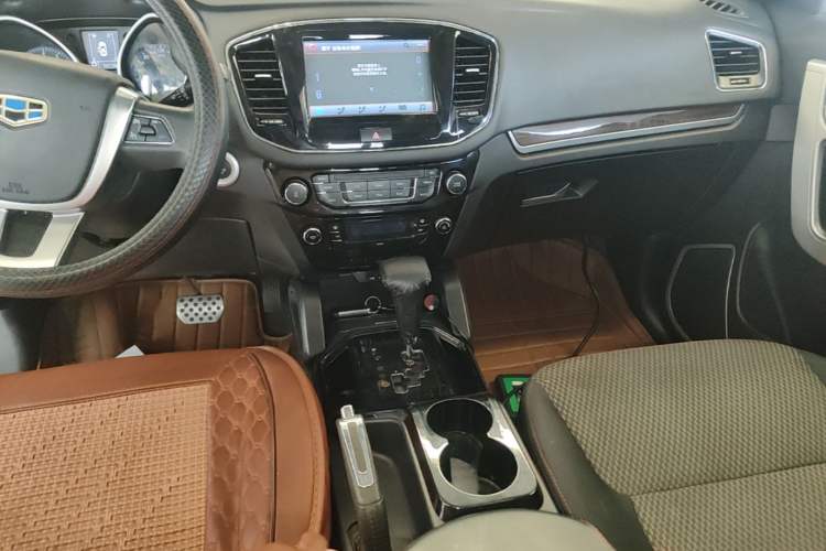Used Geely Auto GX7 2015 Sports Edition 2.0L Automatic Luxury Upgrade Version China V Standard