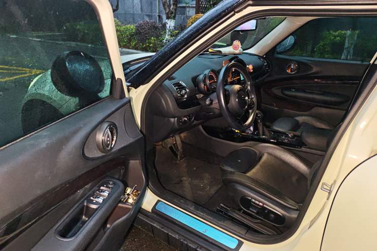 Used MINI Clubman 2018 2.0T COOPER S Artist Driver Seat