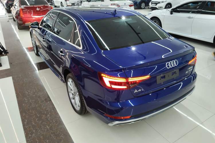 Used Audi A4L 2019 40 TFSI Fashion Edition China VI Emission Standard Exterior 2