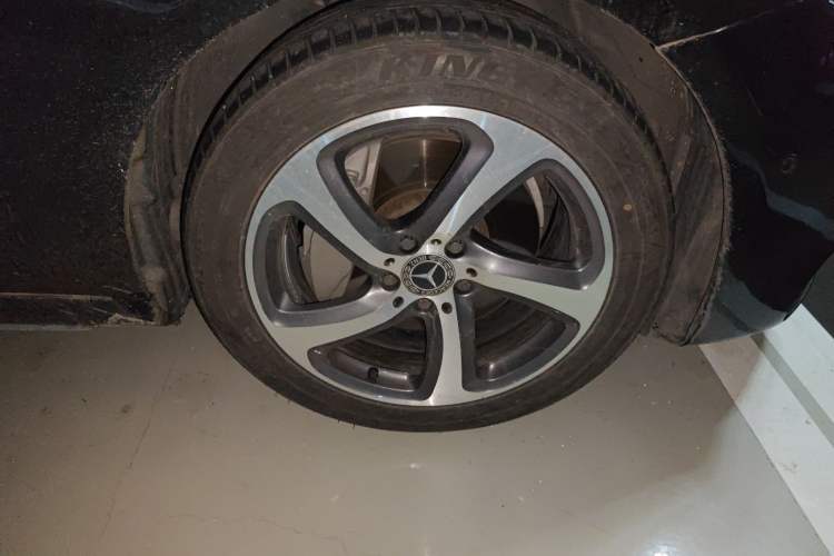 Used Mercedes-Benz E-Class 2019 E 300 L Sporty and Stylish Model