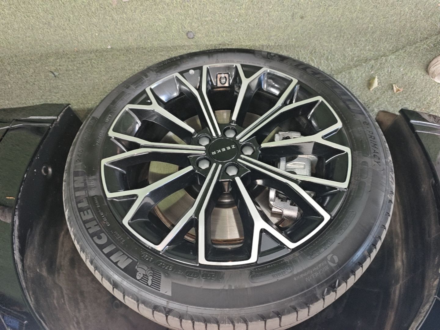 Zeekr 007GT 2026 Model All-Wheel-Drive Max Version 75 kWh — снимка 10