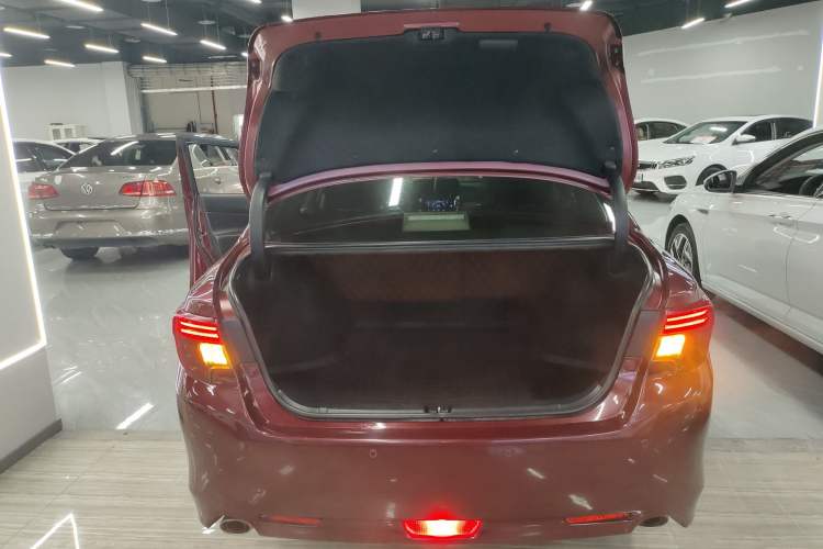 Used Toyota Reiz 2013 2.5V Shangrui Edition Trunk