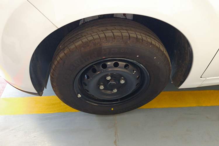 Used Wuling Hongguang New Energy 2024 All-Electric Model 300KM Standard Version Exterior 4