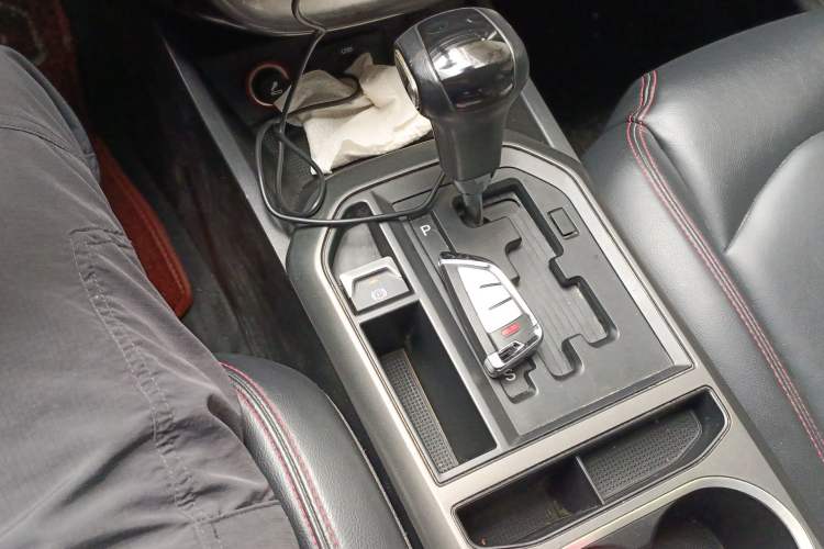 Used Bestune X80 2017 1.8T Automatic Luxury Model Gear Lever