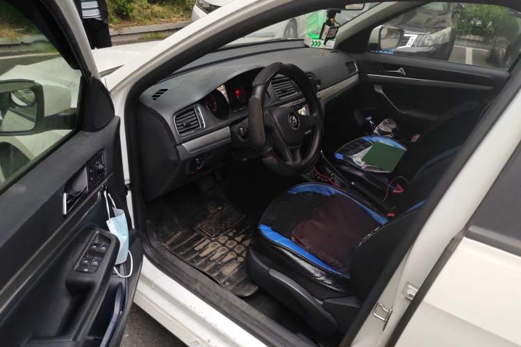 Used Volkswagen Lavida 2015 1.6L Automatic Fashion Edition Driver Seat