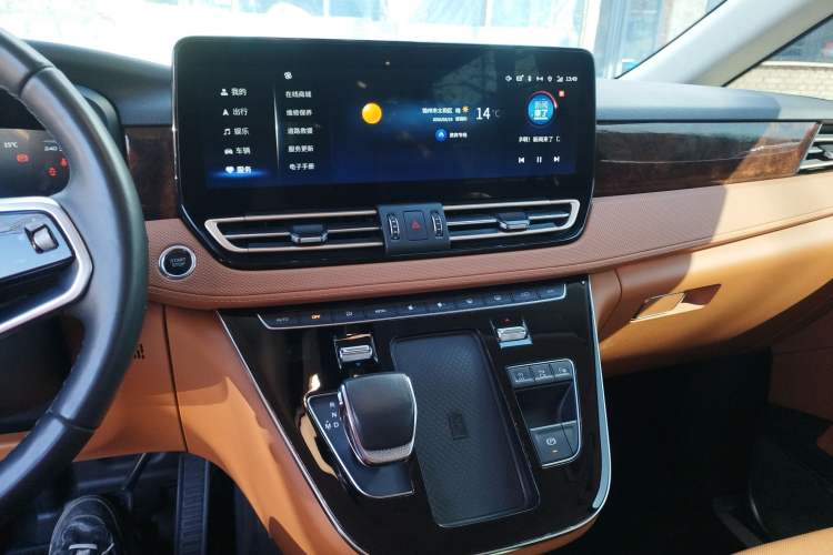 Used Hongqi HQ9 2023 2.0T Smart Connect Flagship Edition
