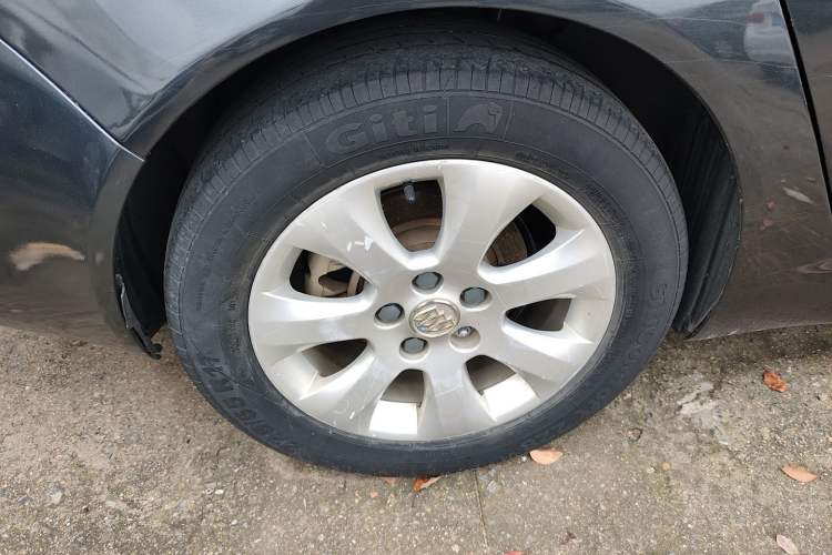Used Buick Regal 2014 2.0L Elite Fashion Edition Right Rear Wheel Hub
