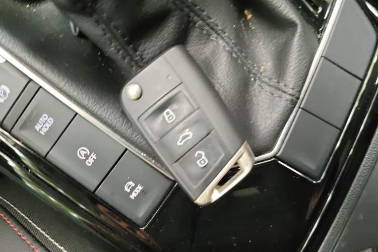 Used Volkswagen Tayron 2021 280TSI Two-Wheel Drive Luxury Smart Connectivity Version Vehicle Key