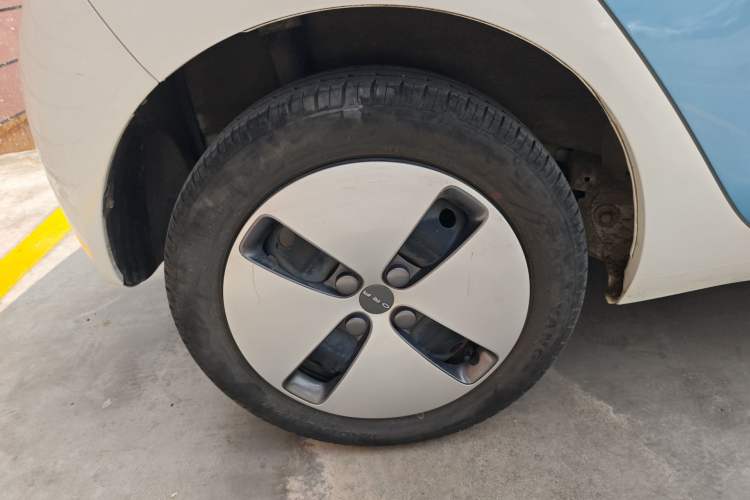 Used ORA Black Cat 2019 310km Fun Edition Right Rear Wheel Hub