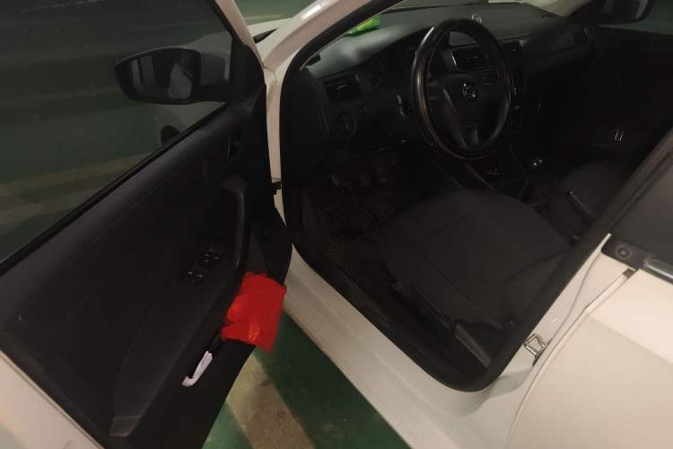 Used Volkswagen Santana 2016 1.4L Manual Fashion Edition Driver Seat