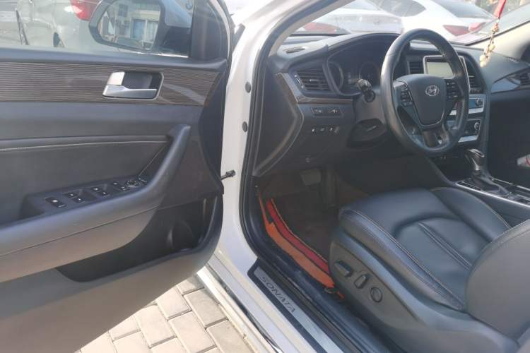 Used Hyundai Sonata Plug-in Hybrid 2018 2.0 PHS Smart Connect Version China VI Standard