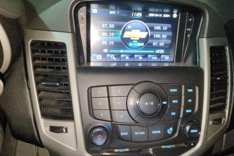 Used Chevrolet Cruze 2012 1.8L SE AT Audio And AC Panel