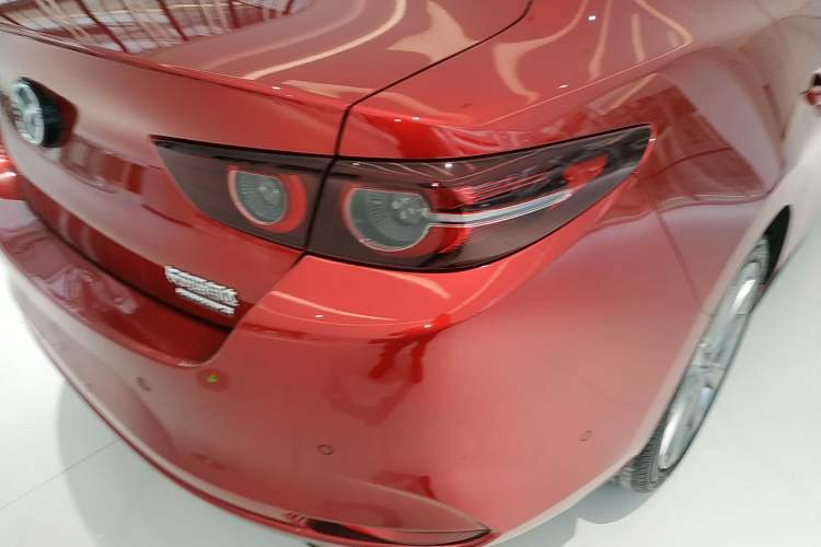 Used Mazda 3 Axela 2021 2.0L Automatic ZhiZun Edition Right Rear Taillight