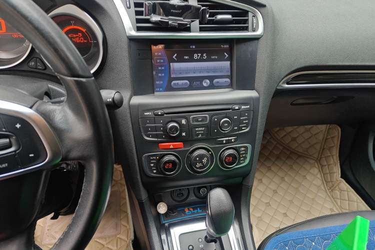 Used Citroen C4L 2013 1.8L Automatic Jingzhi Edition Audio And AC Panel