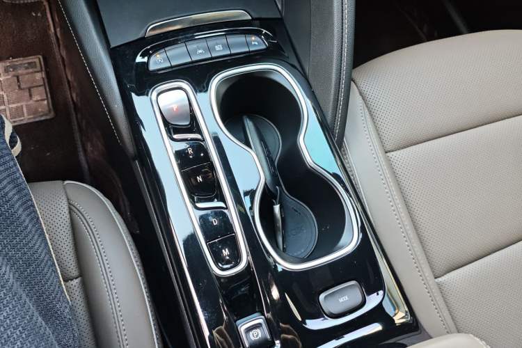 Used Buick Envision 2023 Encore Plus 652T Five-Seat Luxury Model