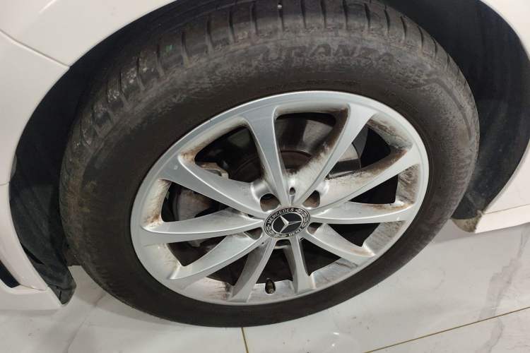 Used Mercedes-Benz A-Class 2022 Restyled A 200 L Sport Sedan Dynamic Version Left Front Wheel Hub