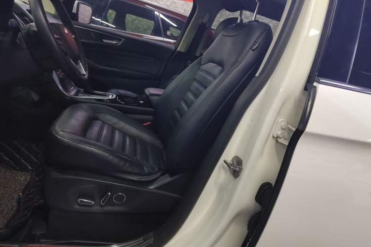 Used Ford Edge 2016 EcoBoost 245 Two-Wheel-Drive Titanium 7-Seater