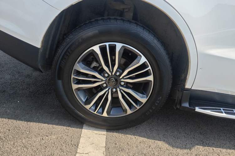 Used Geely Auto Vision X6 2016 1.8L Manual Luxury Model