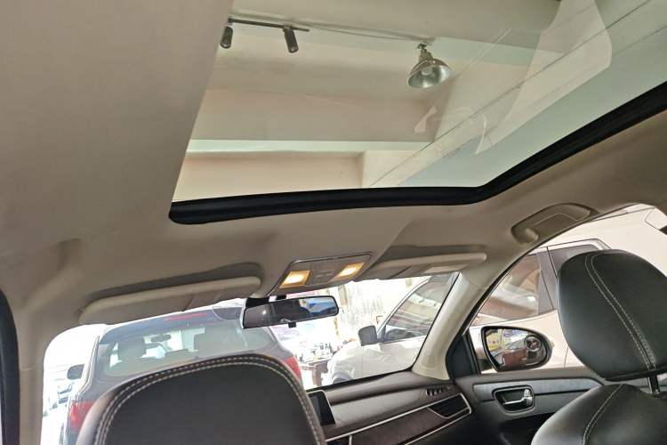 Used Dongfeng Fengon 580 2017 1.5T CVT Smart Connectivity Model
