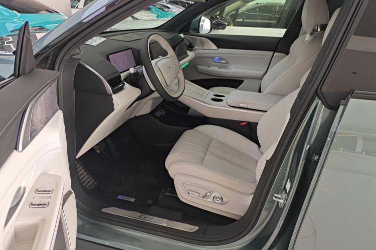 Used XPeng G9 2025 625 Long-Range Max
