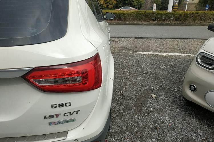 Used Dongfeng Fengon 580 2017 Revised Version 1.5T CVT Luxury Edition
