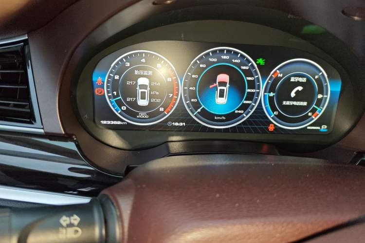 Used Haval H7 2019 2.0T Luxury Edition China VI Standard Odometer Close Up