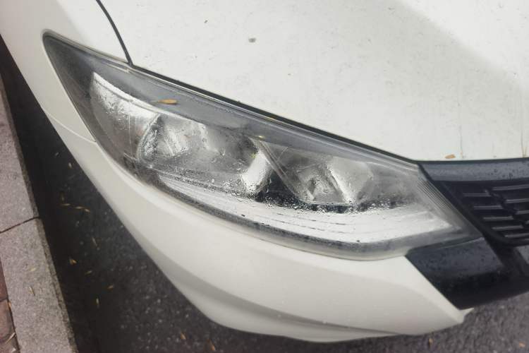 Used Nissan Tiida 2016 1.6L CVT Cool Dynamic Edition
