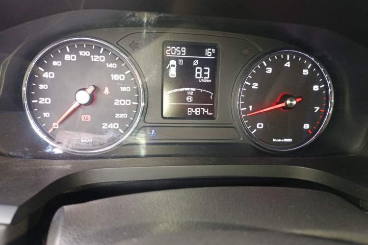 Used Roewe i6 2017 20T Manual Luxury Edition
