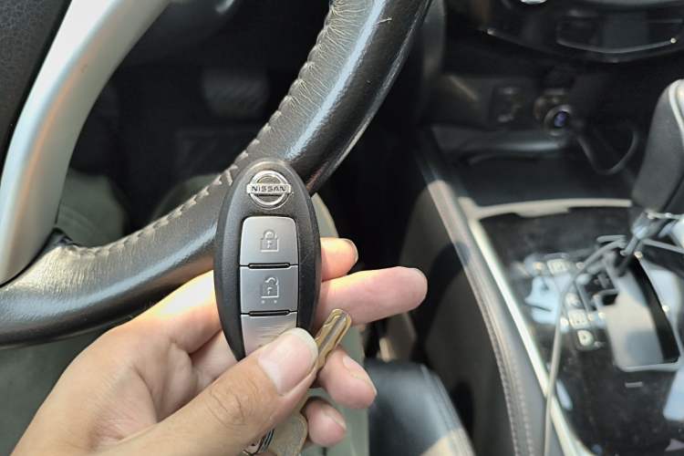 Used Nissan X-Trail 2015 2.0L CVT Comfort MAX Edition 2WD