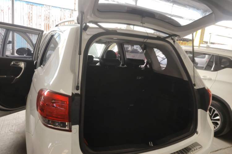 Used Haval H6 2016 Upgraded Model 1.5T Automatic Two-Wheel Drive Elite Version
