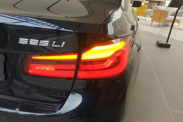 Used BMW 5 Series 2018 525Li M Sport Package