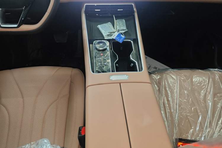 Used Chery Tiggo 8 L 2025 Model 2.0T Two-Wheel Drive Changhong Edition—5 Seaters