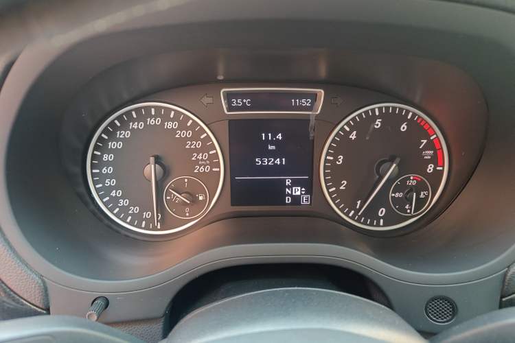 Used Mercedes-Benz B-Class 2012 B 180 Odometer Close Up