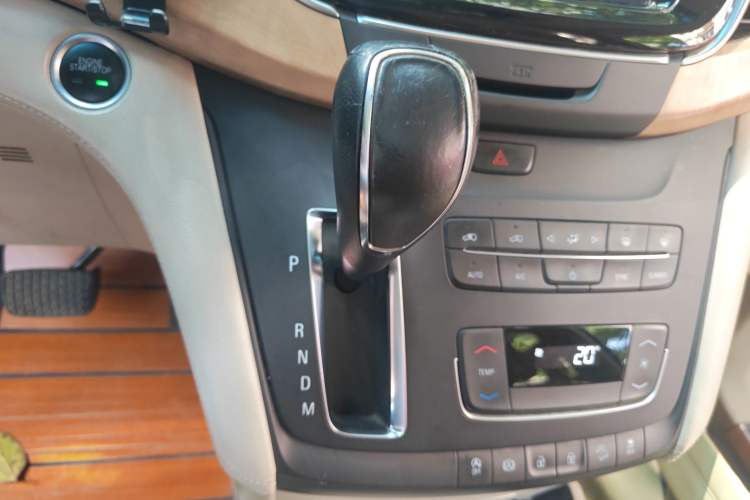 Used Buick GL8 2017 25S Luxury Version China V Standard
