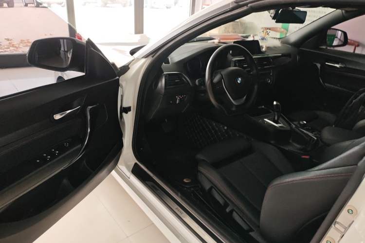 Used BMW 2 Series 2018 220i Convertible Coupe Sports Design Package