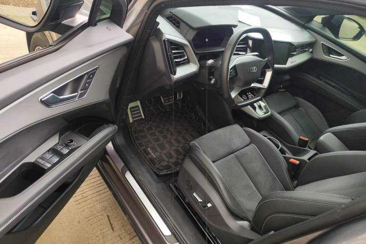 Used Audi Q5 e-tron 2022 40 e-tron Starlight Edition Mech Kit