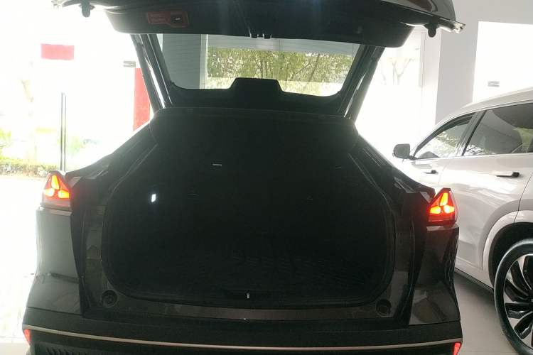 Used Deepal SL03 2024 530 Plus Pure Electric Version Trunk