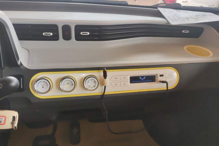 Used Wuling Hongguang MINIEV 2021 Macaron Premium Model – Lithium-NMC Audio And AC Panel