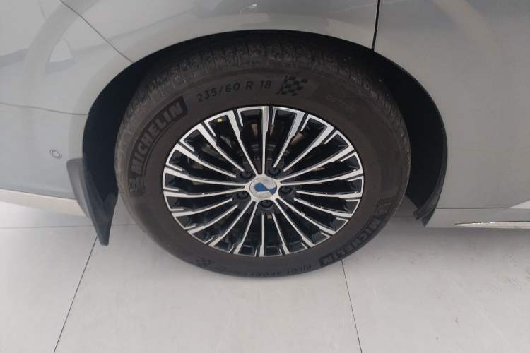 Used Denza D9 2022 DM-i 970 Four-Wheel Drive Flagship Model