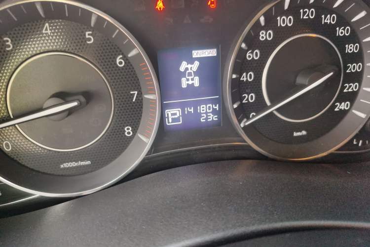 Used Nissan Patrol 2017 4.0L XE Middle East Version Odometer Close Up