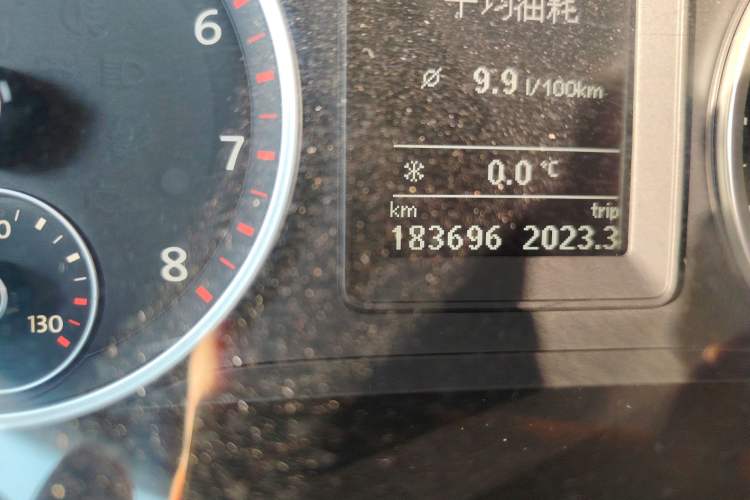 Used Volkswagen Tiguan 2010 1.8 TSI Automatic Two-Wheel Drive Trend Edition Odometer Close Up