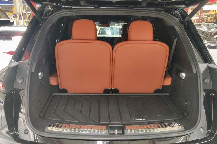 Used Li Auto L8 2024 Pro Model Trunk