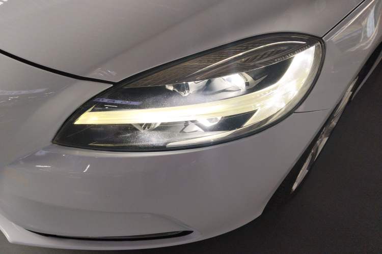 Used Volvo V40 2019 T3 Smart Luxury Edition
