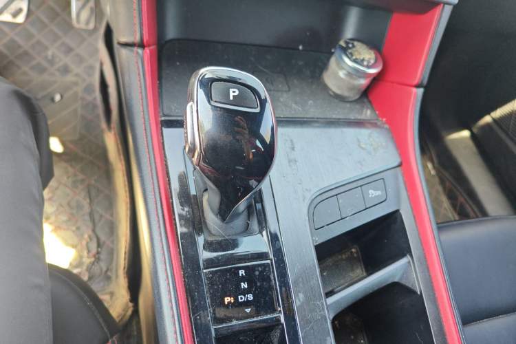 Used MG 6 2020 1.5T Automatic Trophy Luxury Edition Gear Lever