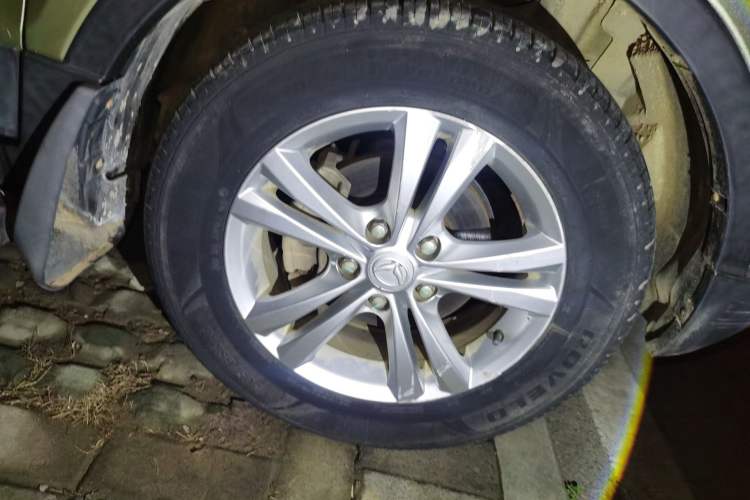 Used HYOSOW S3 2016 1.5L Manual Luxury Edition China IV Emission Standard Right Front Wheel Hub