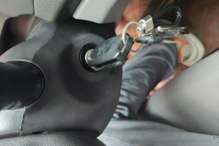 Used Hyundai Verna (older generation) 2010 Sedan 1.4L Manual Standard GL Model Vehicle Key